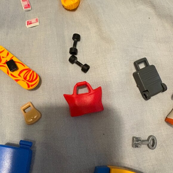 Playmobil Airport Checkin with Figures **missing pieces - Picture 6 of 6